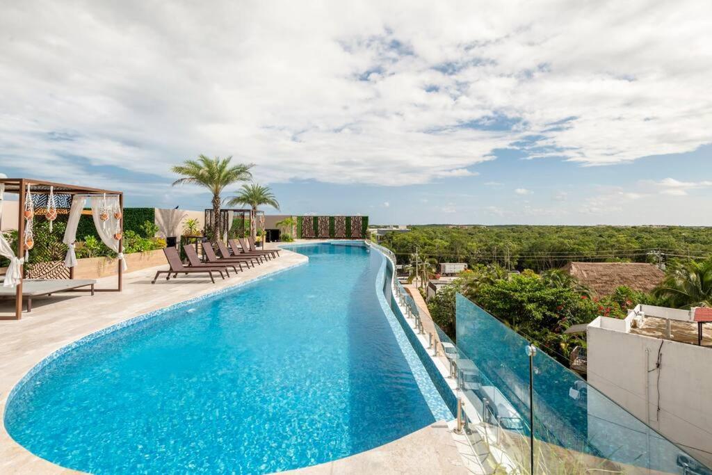 Penthouse Retreat Private Pool & Premium Amenities Apartment