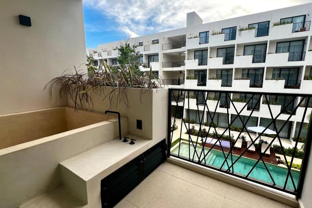 Comfy Plounge Pool Tulum