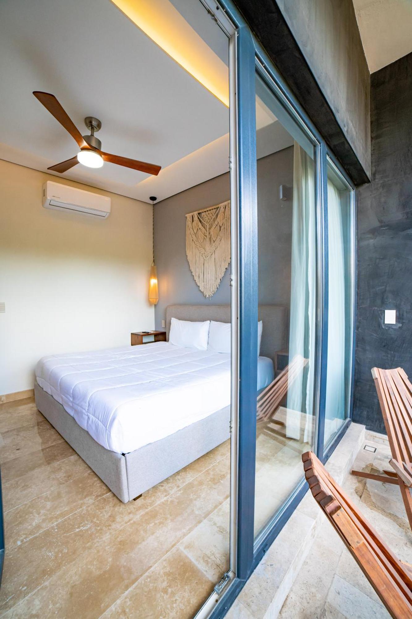 Apartment Amira District By
