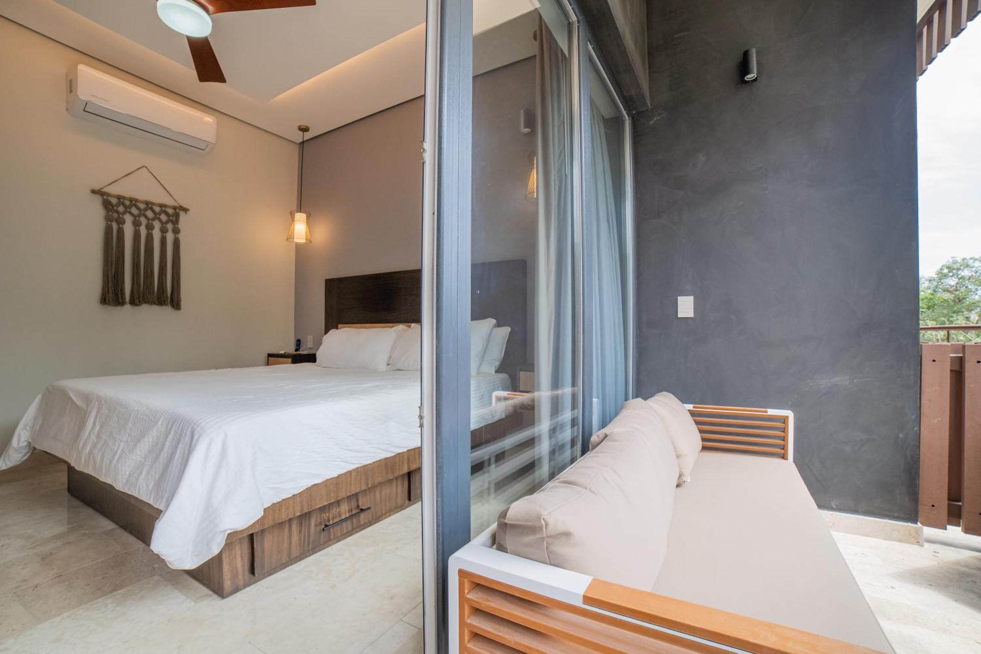 Apartment Amira District By *