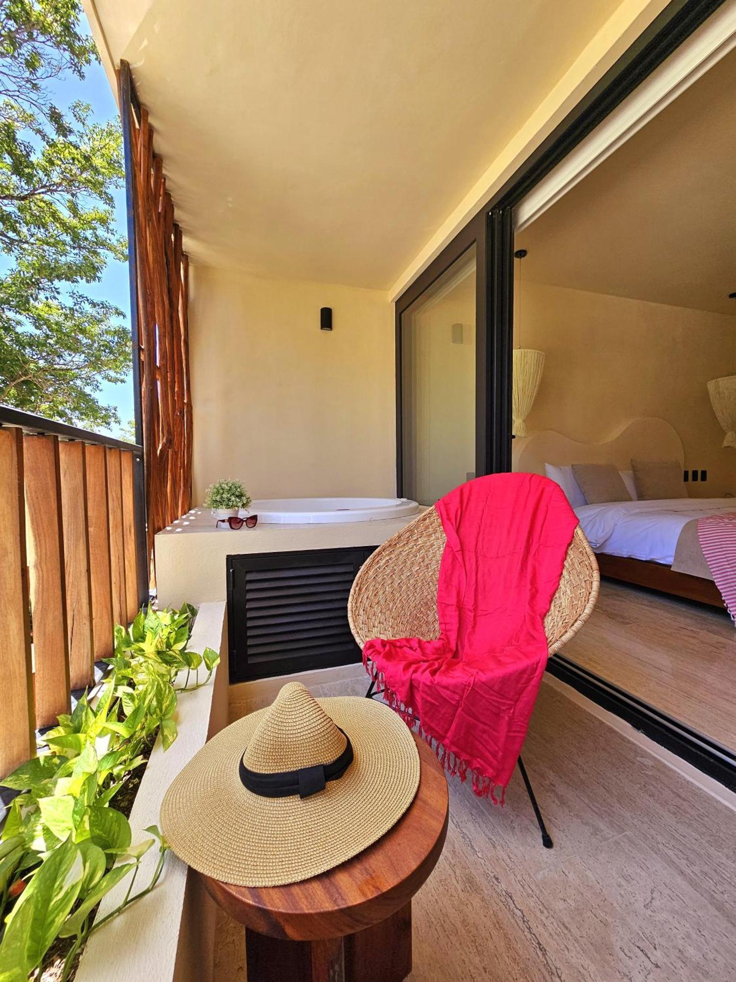 Loch By Bunik Aparthotel 3*