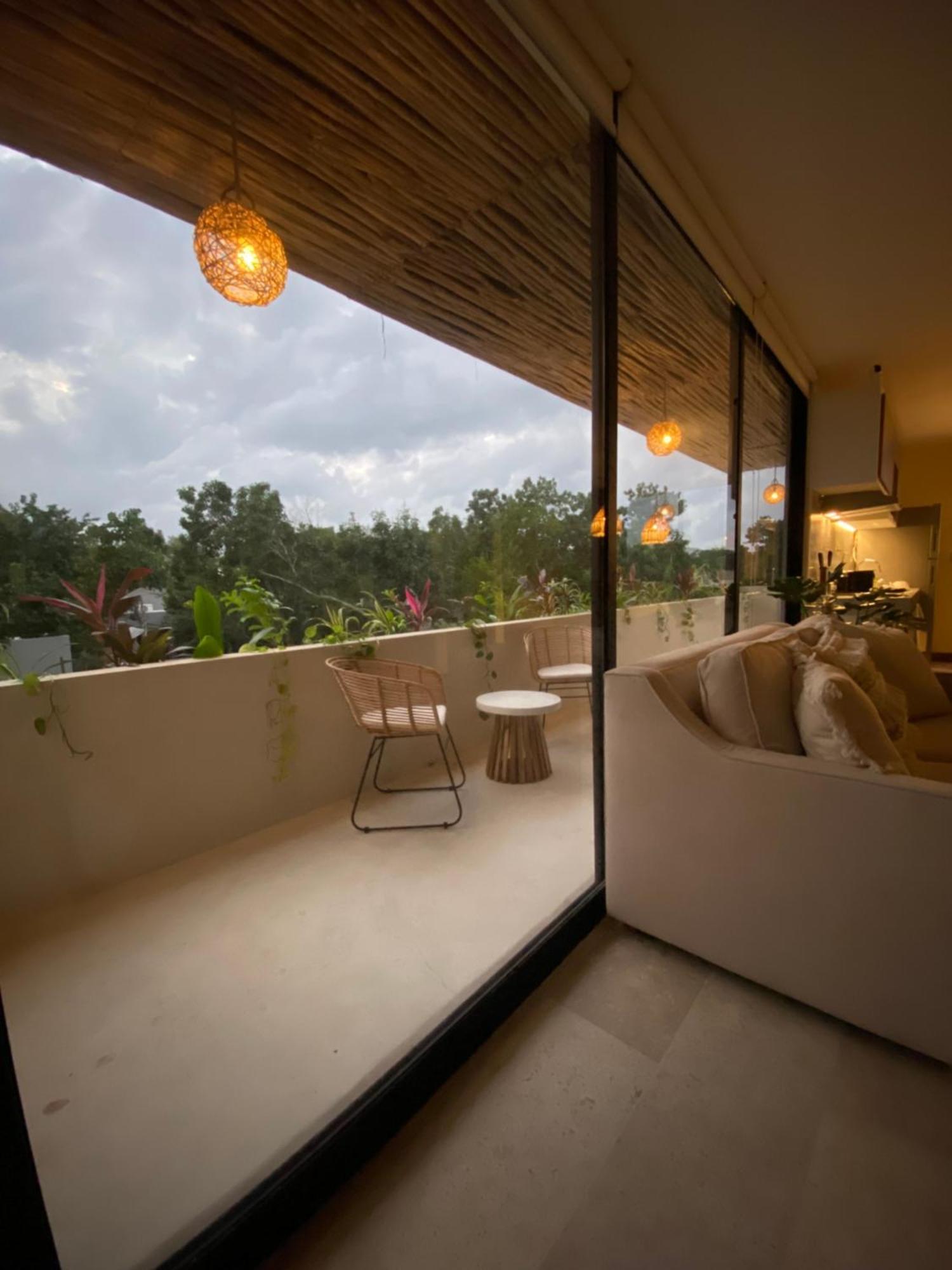 Apartment New Large Luxurious 1 Bedroom, 1 Bathroom In