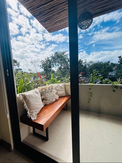 New Large Luxurious 1 Bedroom, 1 Bathroom In