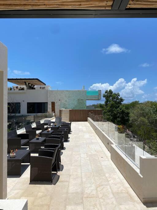 New Large Luxurious 1 Bedroom, 1 Bathroom In