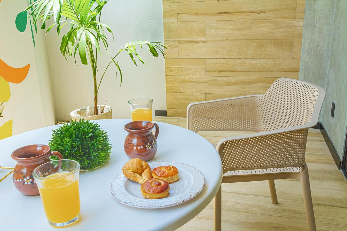 Stylish With Private Terrace & Rooftop Pool In Downtown Apartment