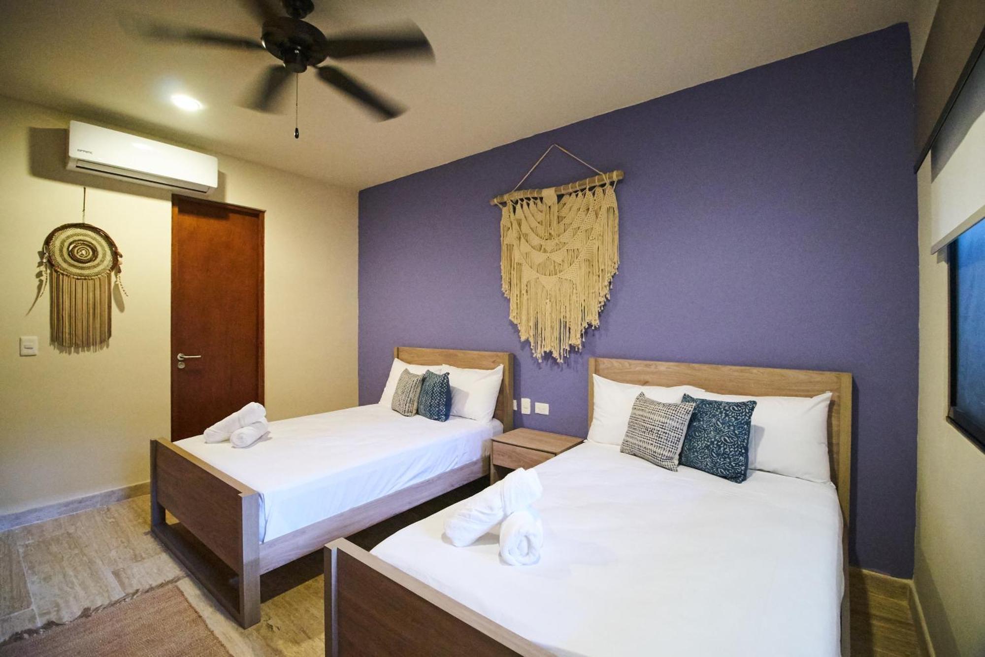 Apartment Luxury Poolside Gem With Pool, Jacuzzi & Gym *