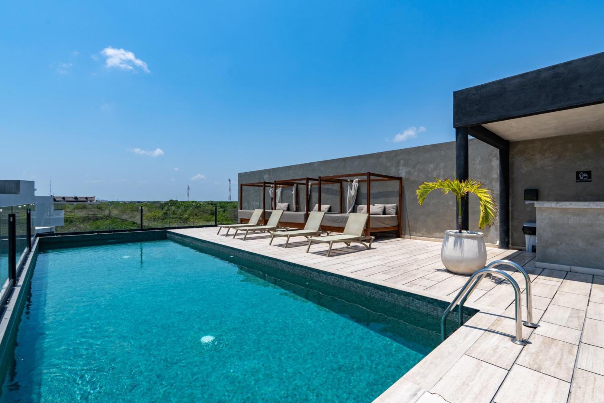 Modern With Rooftop Pool In Downtown Apartment *