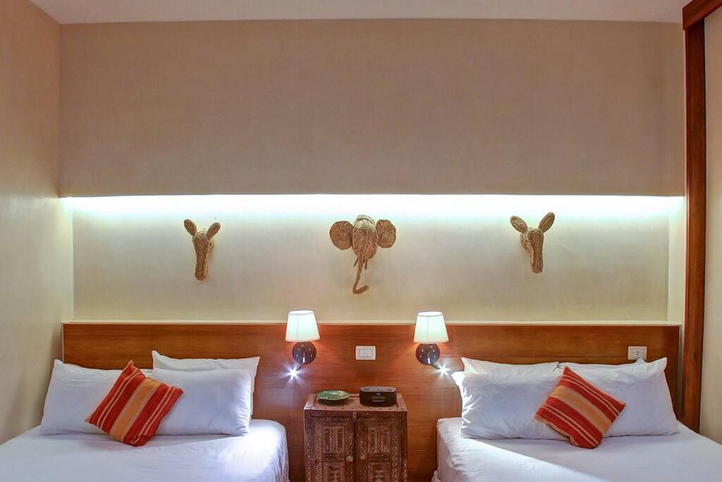 Posh Large Minutes From The Beach Villa