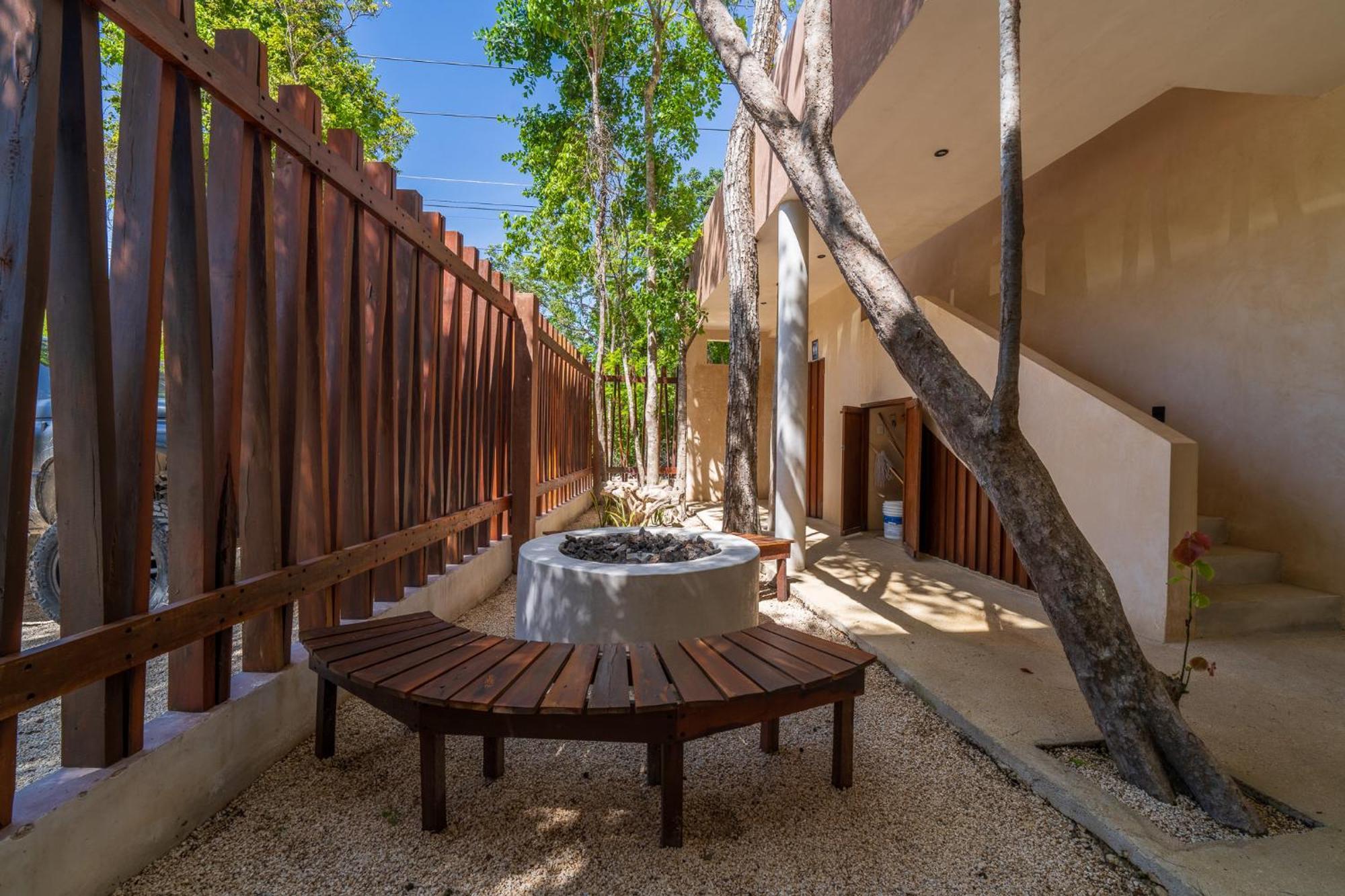 Apartment *jungle Ph W/pool, Close To Downtown & *