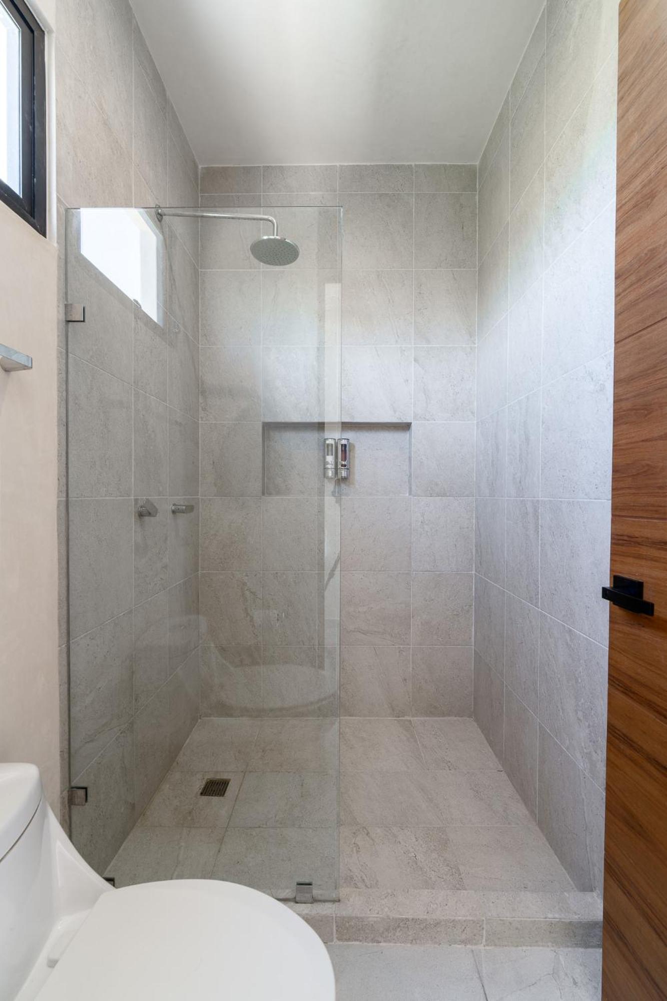 Apartment *jungle Ph W/pool, Close To Downtown & *