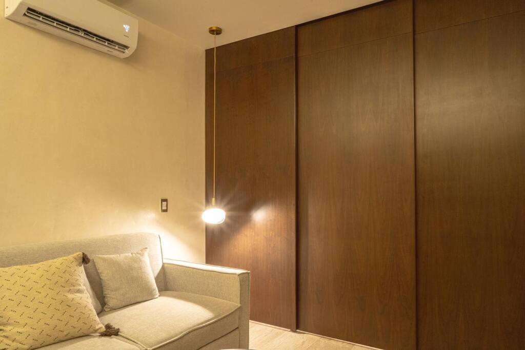 Stylish Retreat For 6, Near Everything