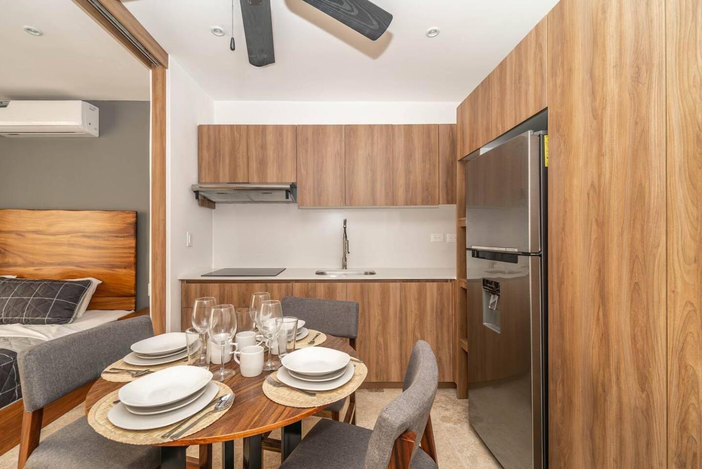 King With Private Balcony, Rooftop Pool, Gym