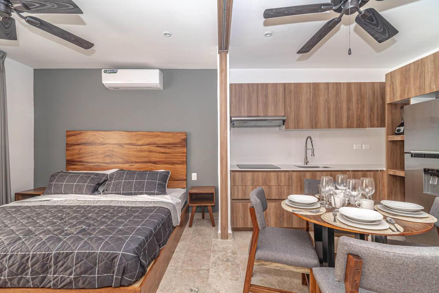 Casa de férias King With Private Balcony, Rooftop Pool, Gym Tulum