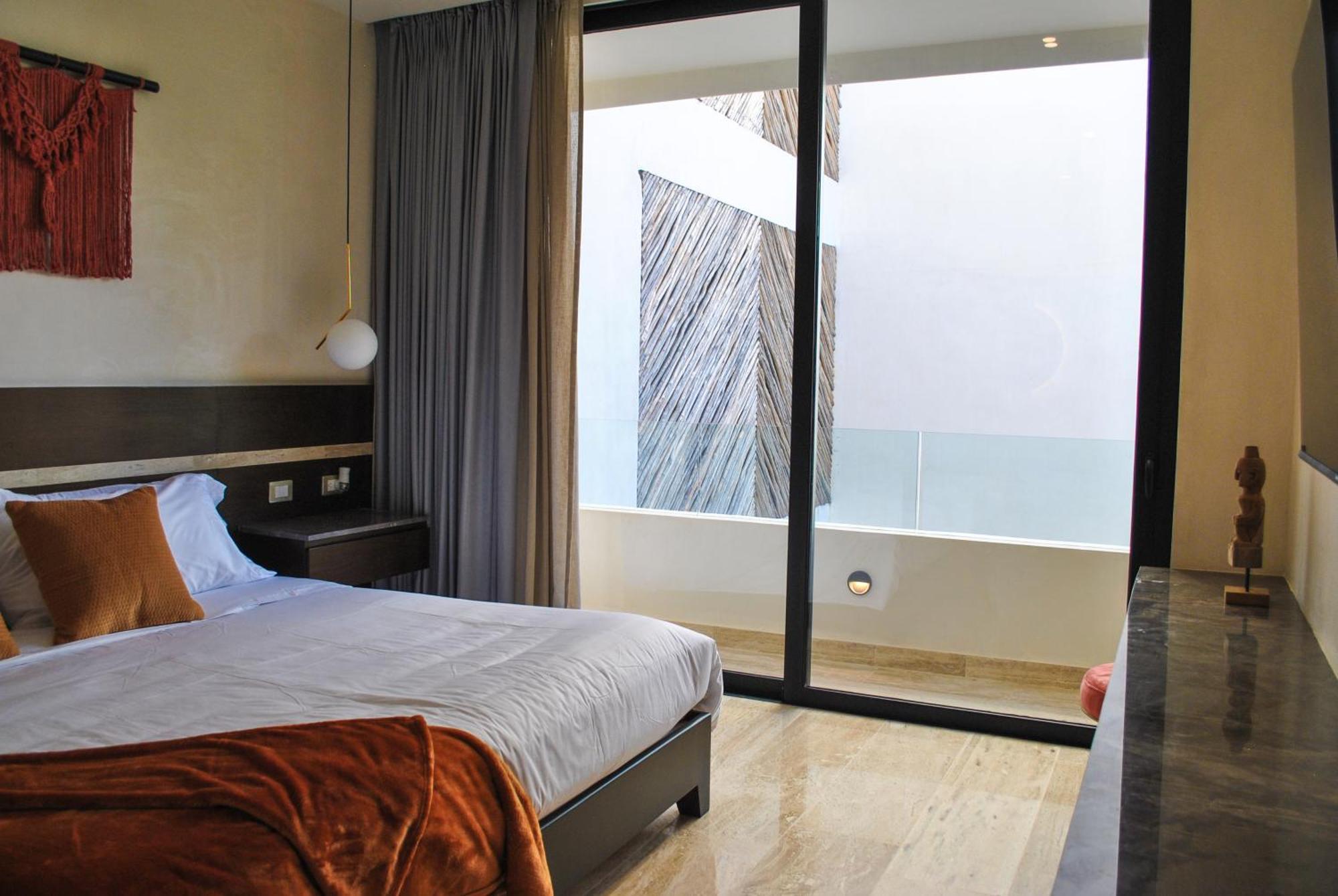 Aparthotel New Maria 2 Bedroom With Rooftop Pool