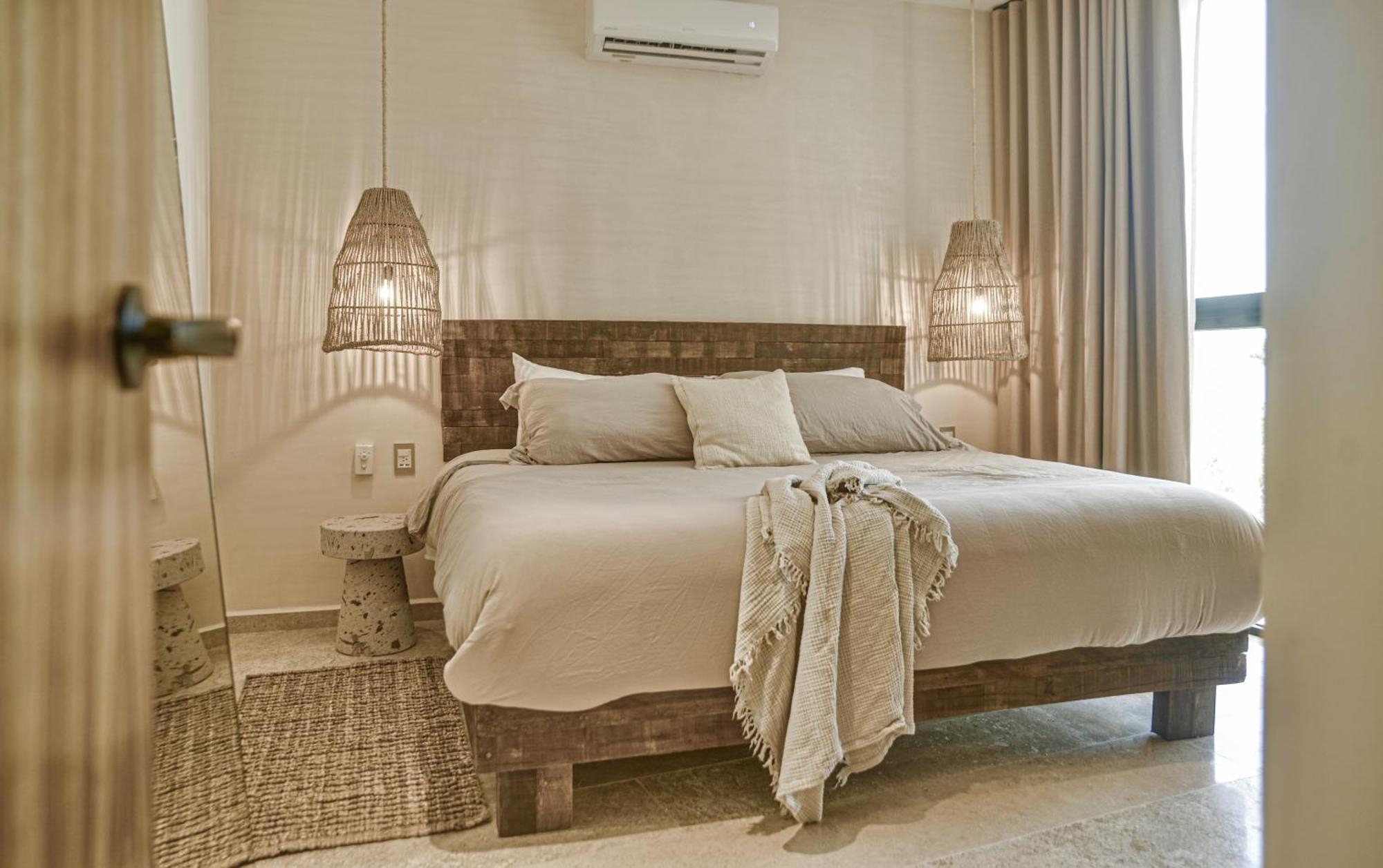 Luxury Penthouse-private Rooftop Pool-walkable Apartment *