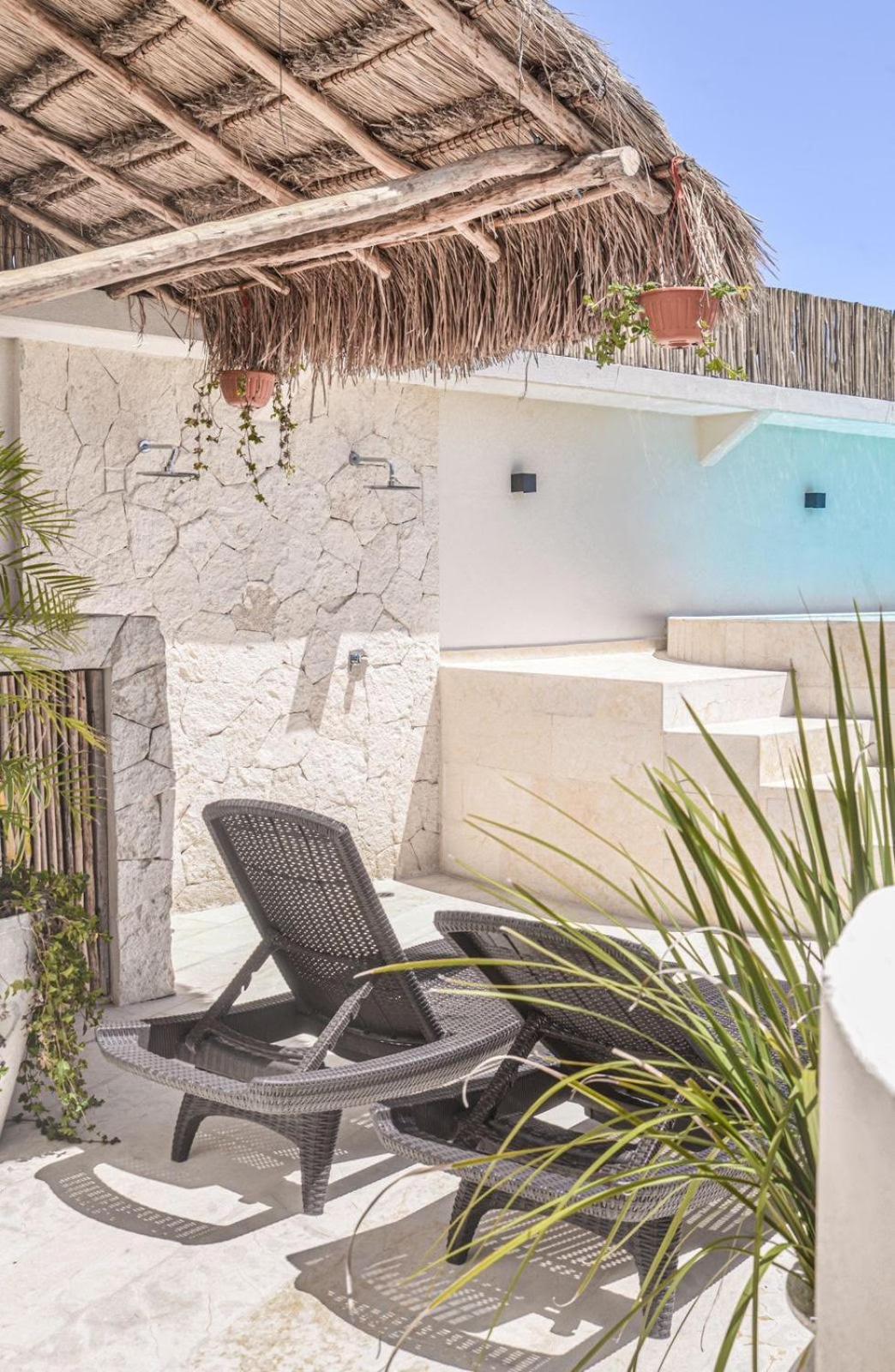 Luxury Penthouse-private Rooftop Pool-walkable *