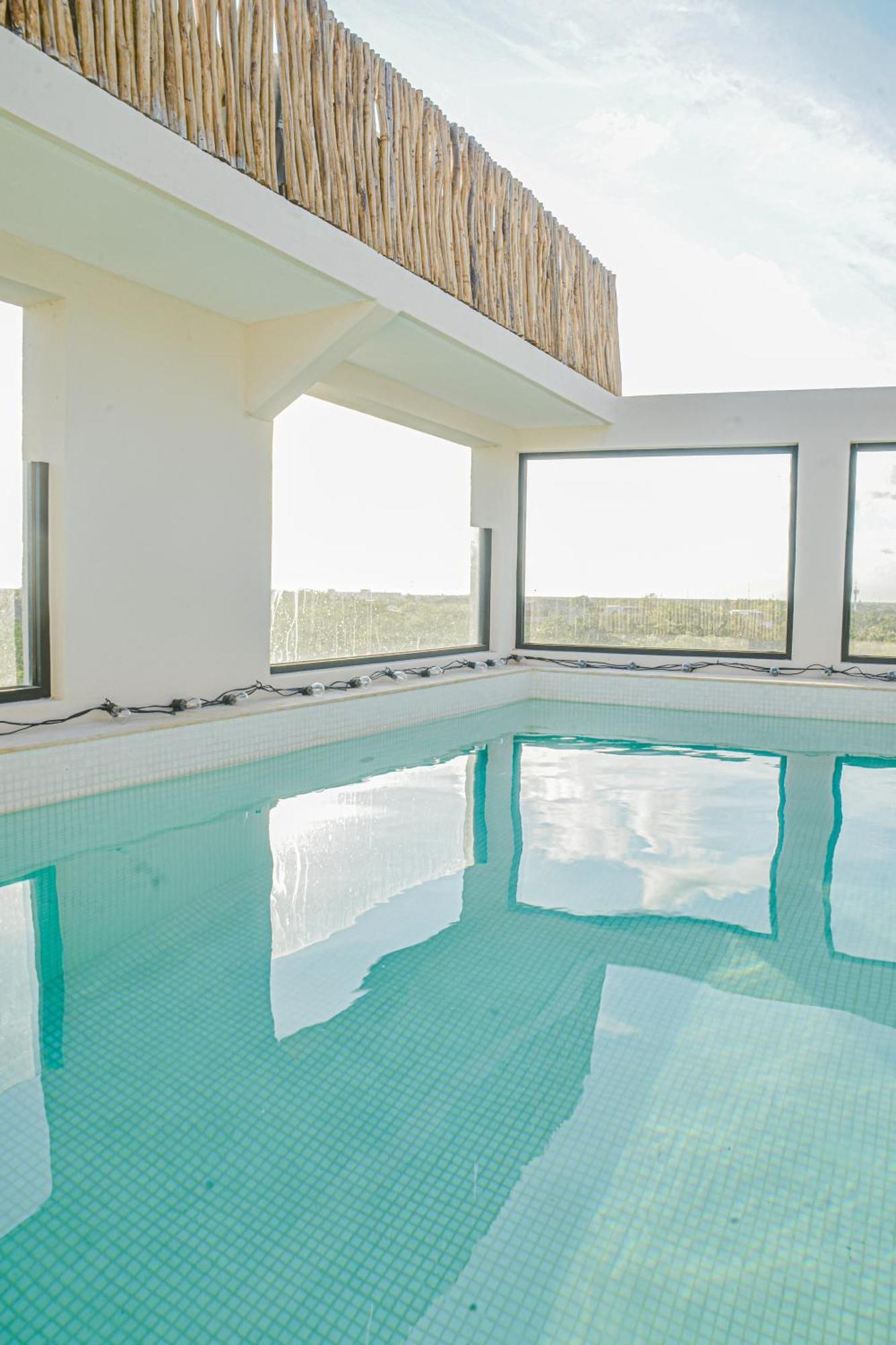 Apartment Luxury Penthouse-private Rooftop Pool-walkable *