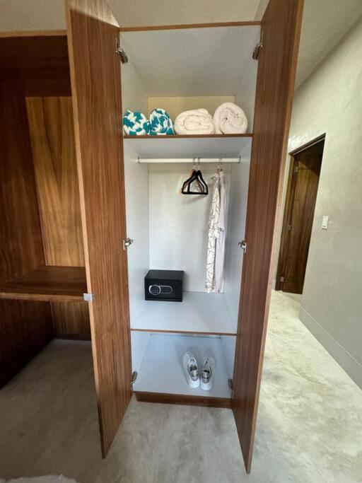 Jungle Penthouse W Private Rooftop, Ac And Wifi