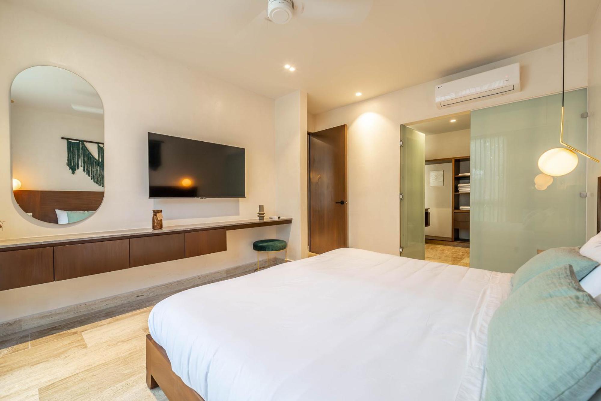 Holiday home Lux 1br With Rooftop Pool, Spa, Gym, Kids Playroom