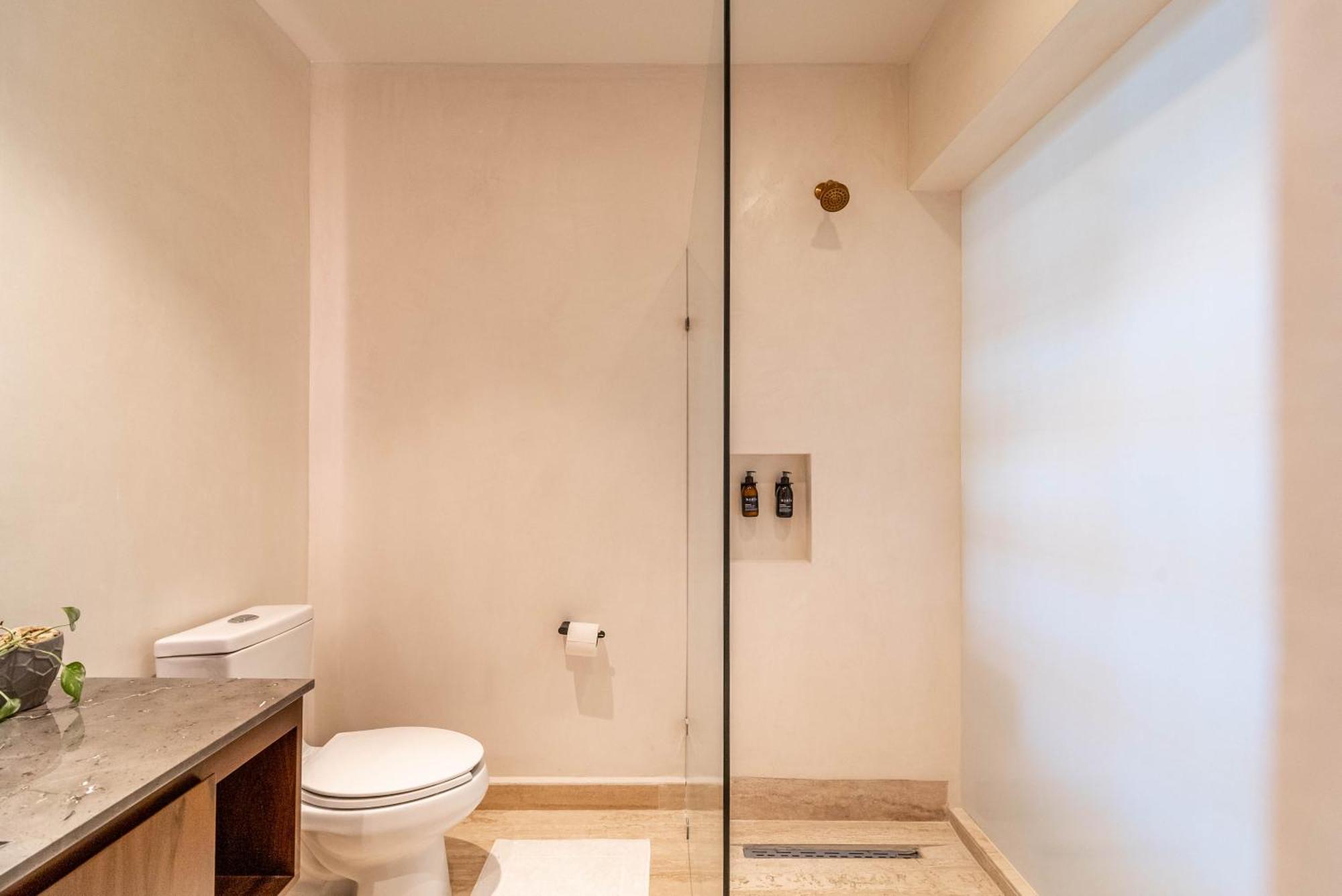 Holiday home Lux 2br With Rooftop Pool, Spa, Gym, Kids Playroom