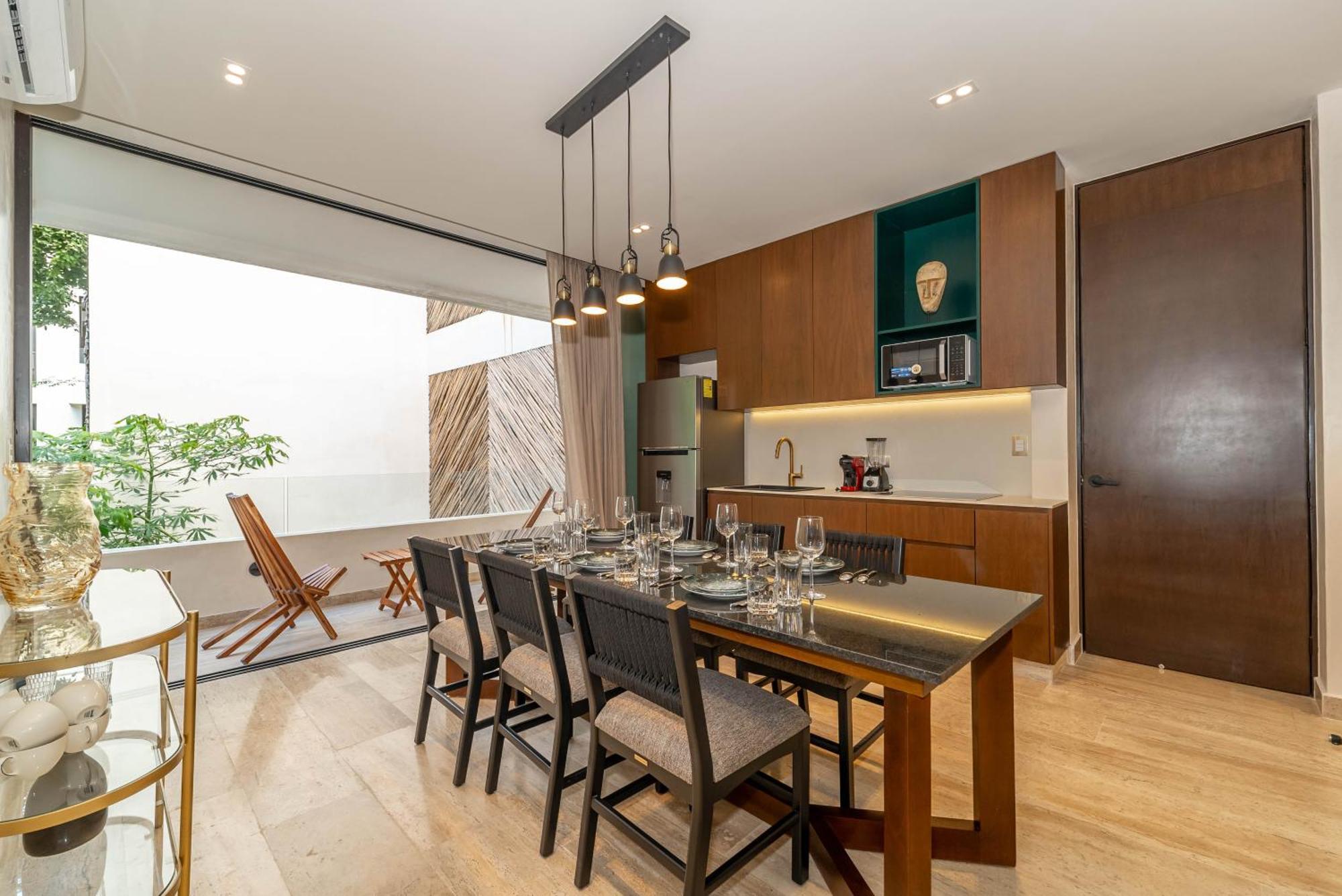 Lux 1br With Rooftop Pool, Spa, Gym, Kids Playroom *