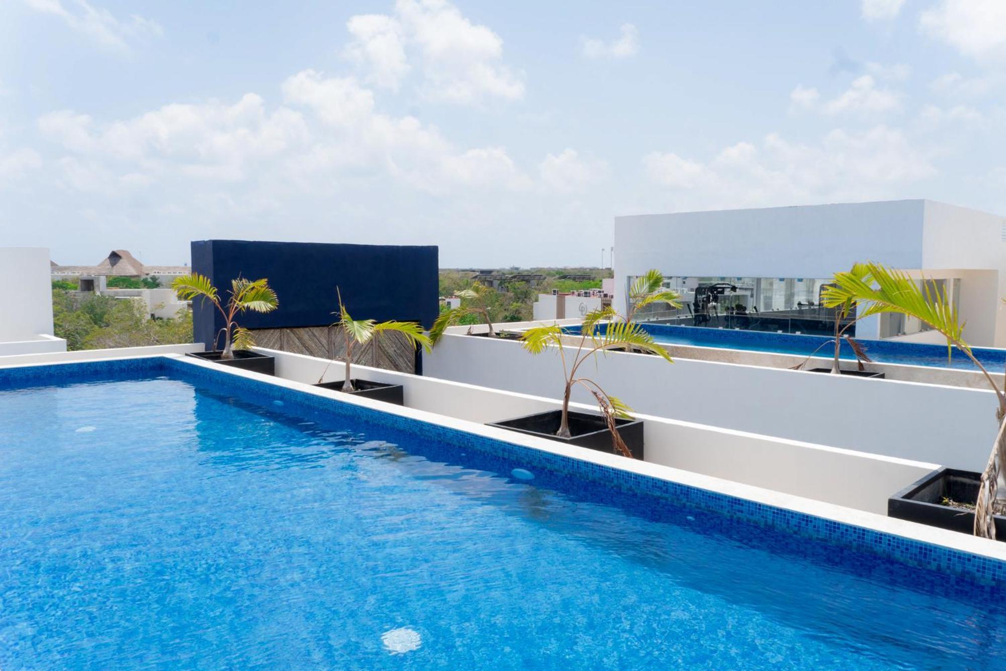 King With Balcony, Gym, Rooftop Pool