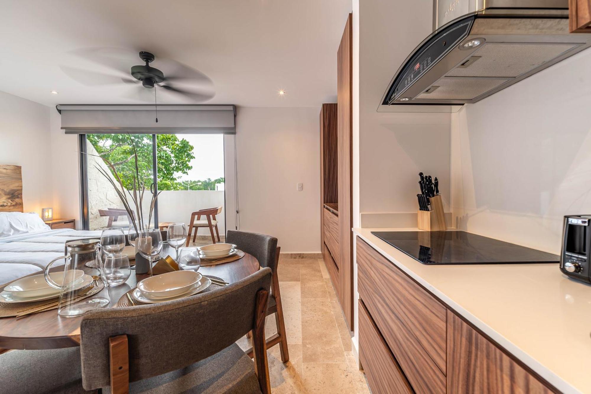 Holiday home King With Balcony, Gym, Rooftop Pool