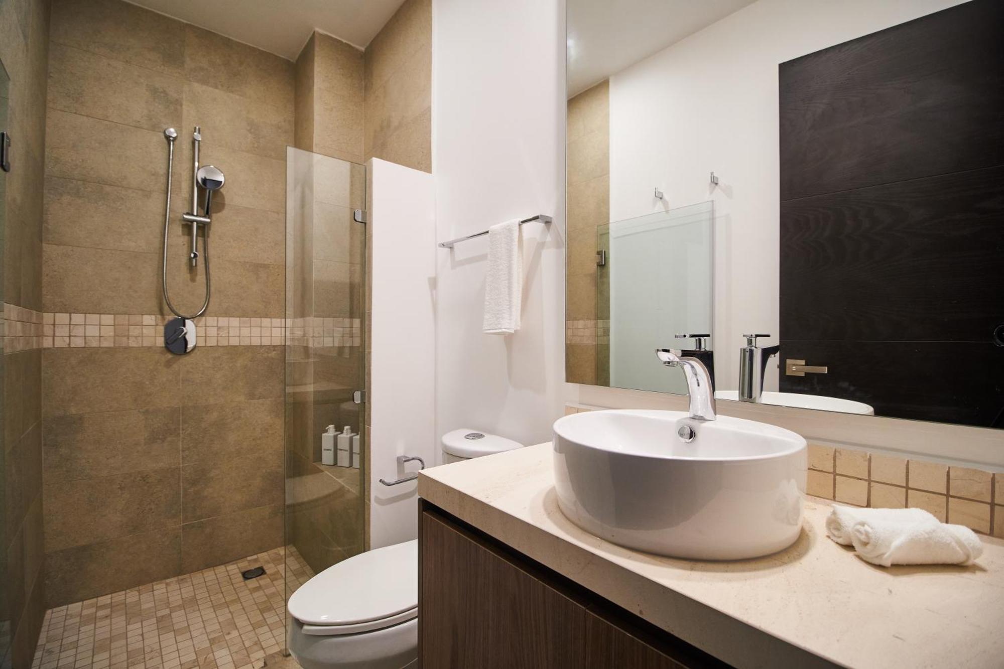 Premium With Pools, Gym, Yoga Deck & Bbq Grill In Gated Apartment