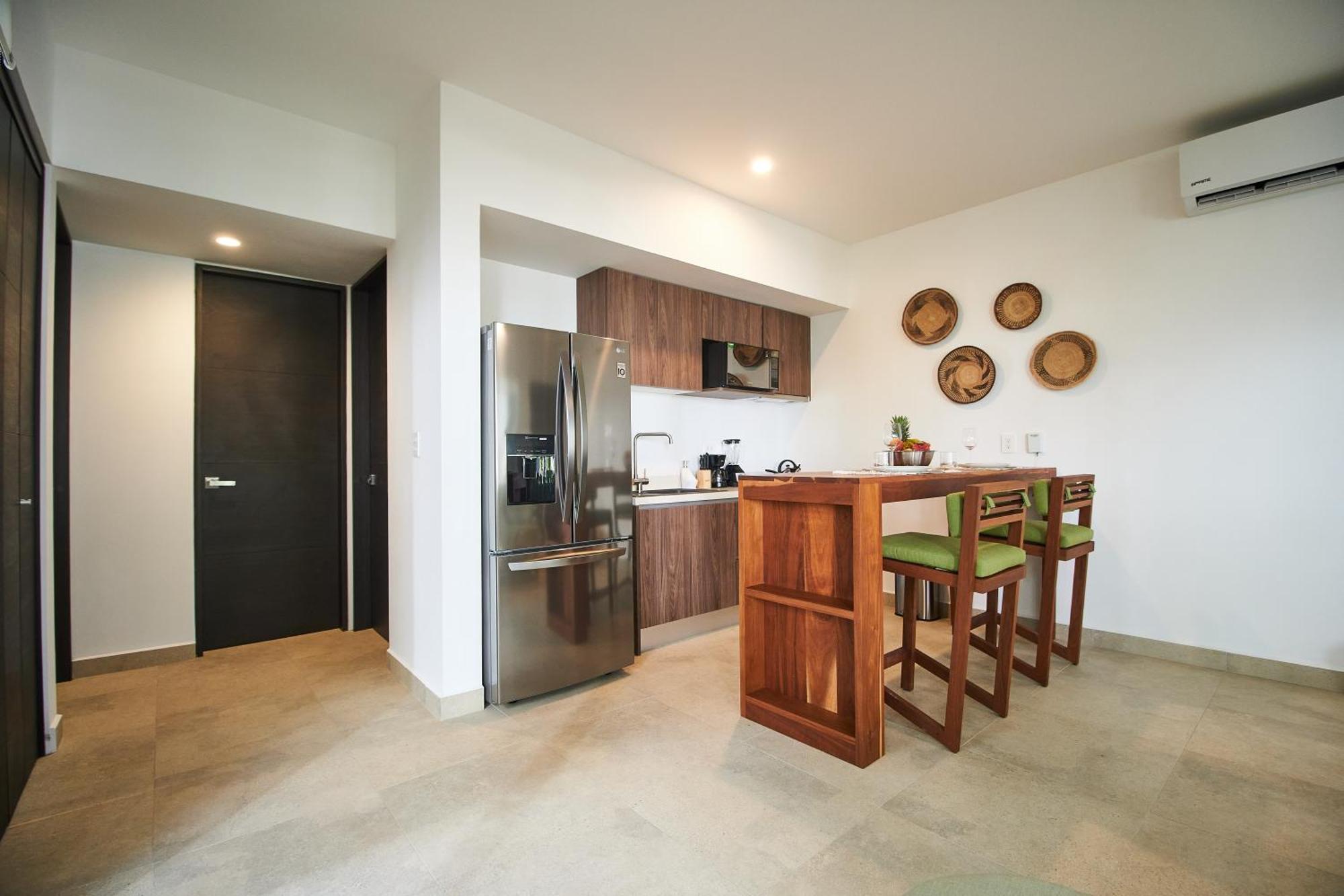 Premium With Pools, Gym, Yoga Deck & Bbq Grill In Gated Apartment *