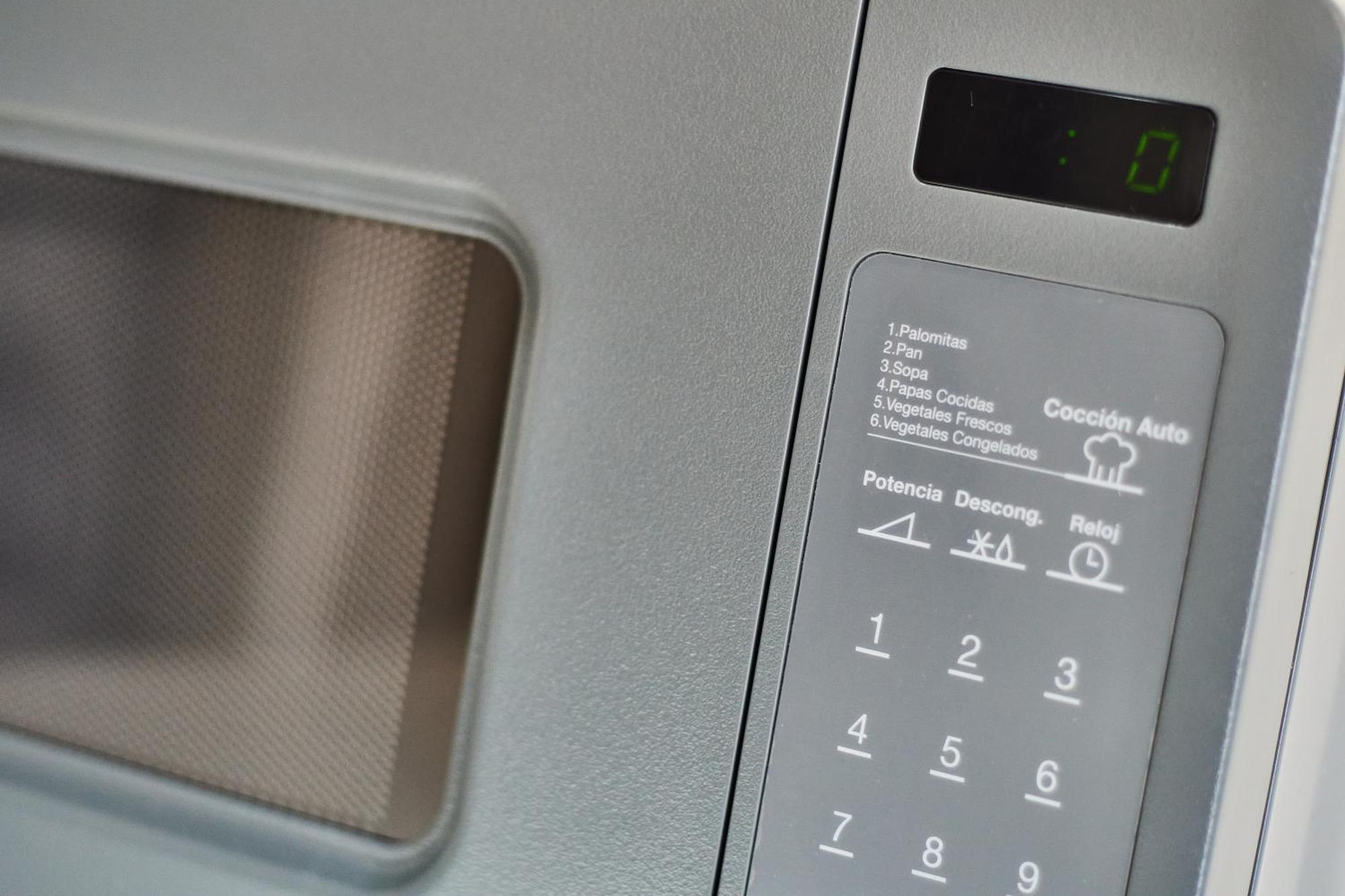 Luxury 2 Story Penthouse With Private Pool, Gym & Rooftop *