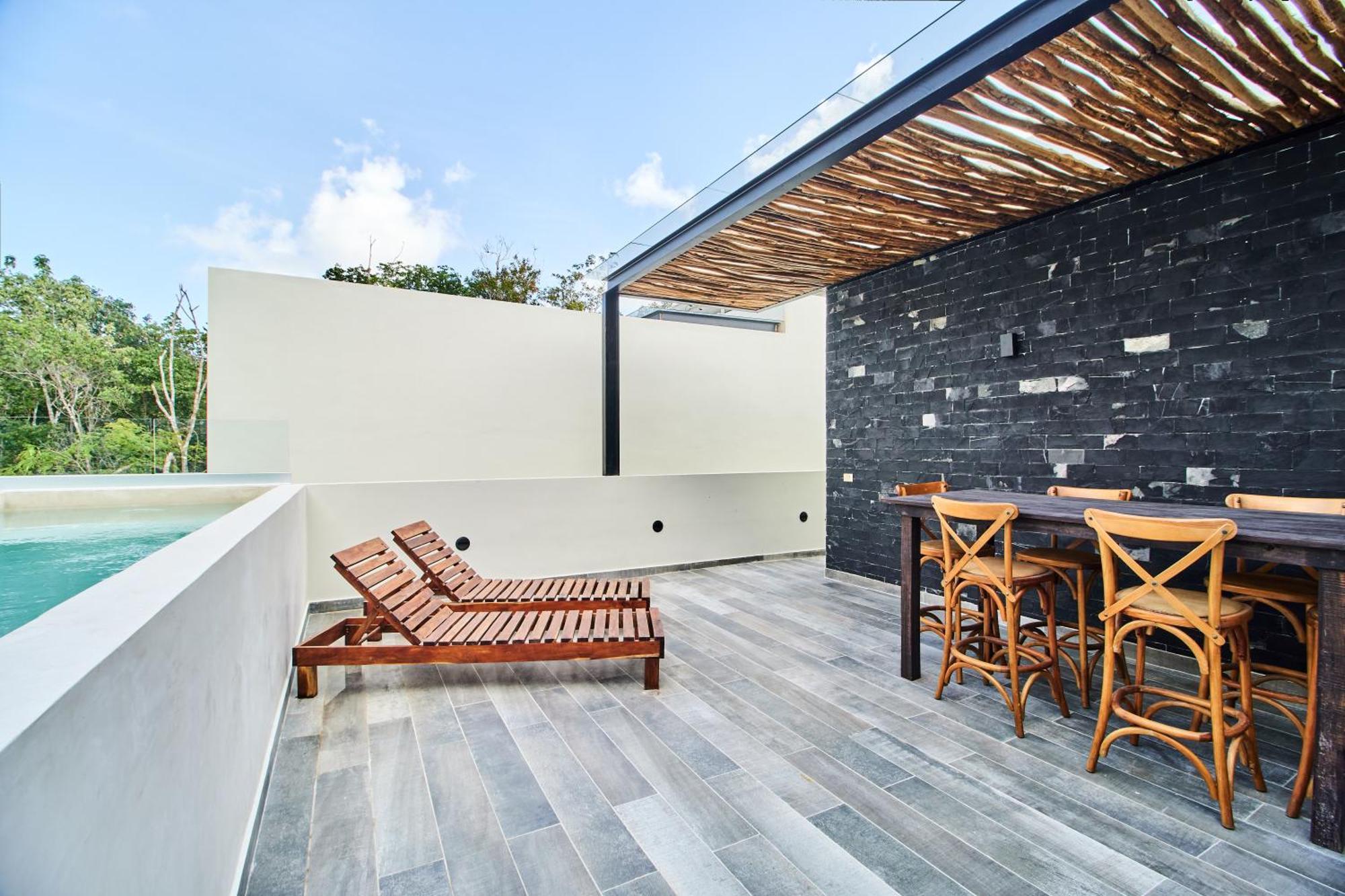 Luxury With Private Pools, Terrace & Rooftop Terrace