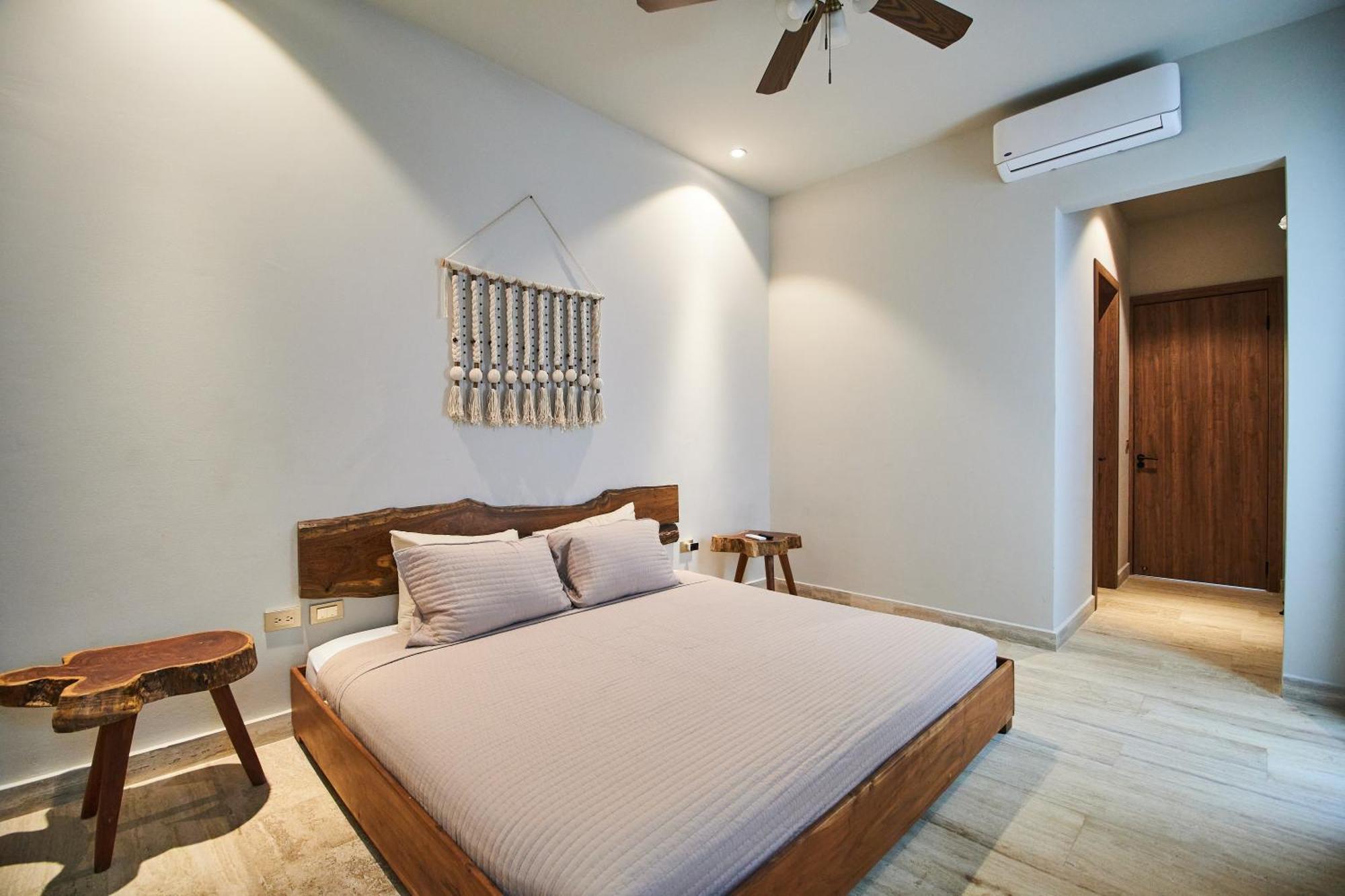 Luxury With 2 Pools, Open Terraces And Sun Deck Villa *