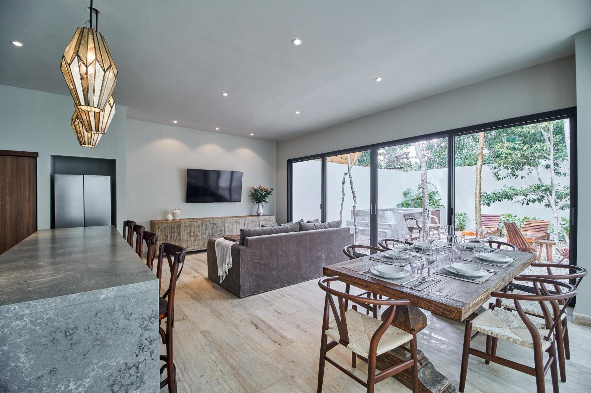 Luxury With 2 Pools, Open Terraces And Sun Deck