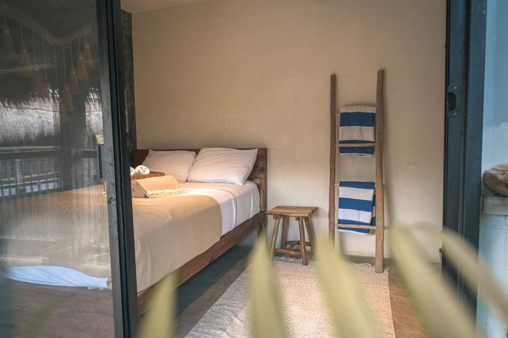 Meteora & Coffeehouse Hostel Tulum