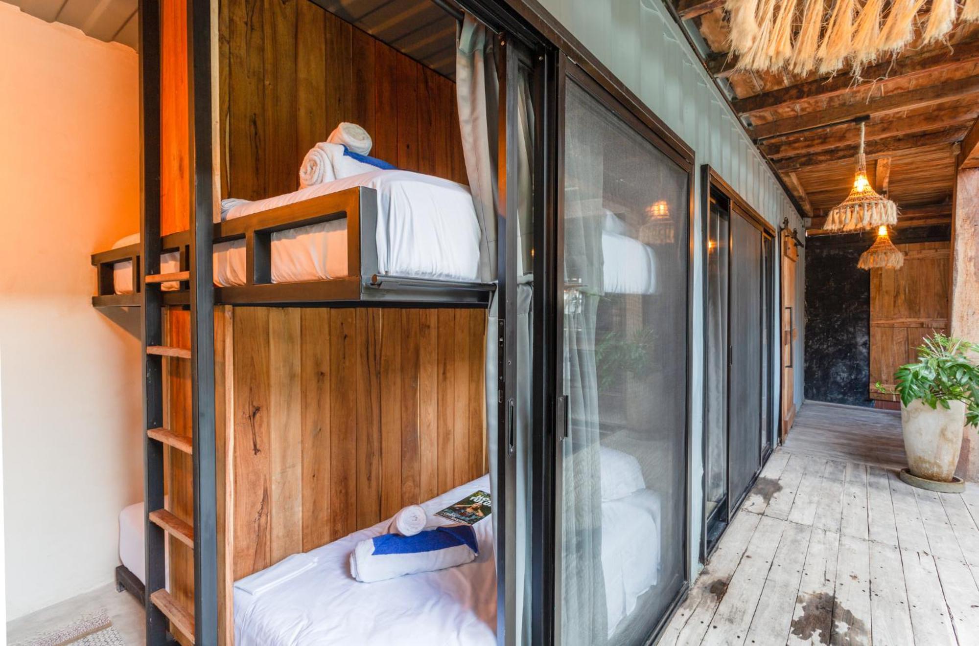 Meteora & Coffeehouse Hostel *