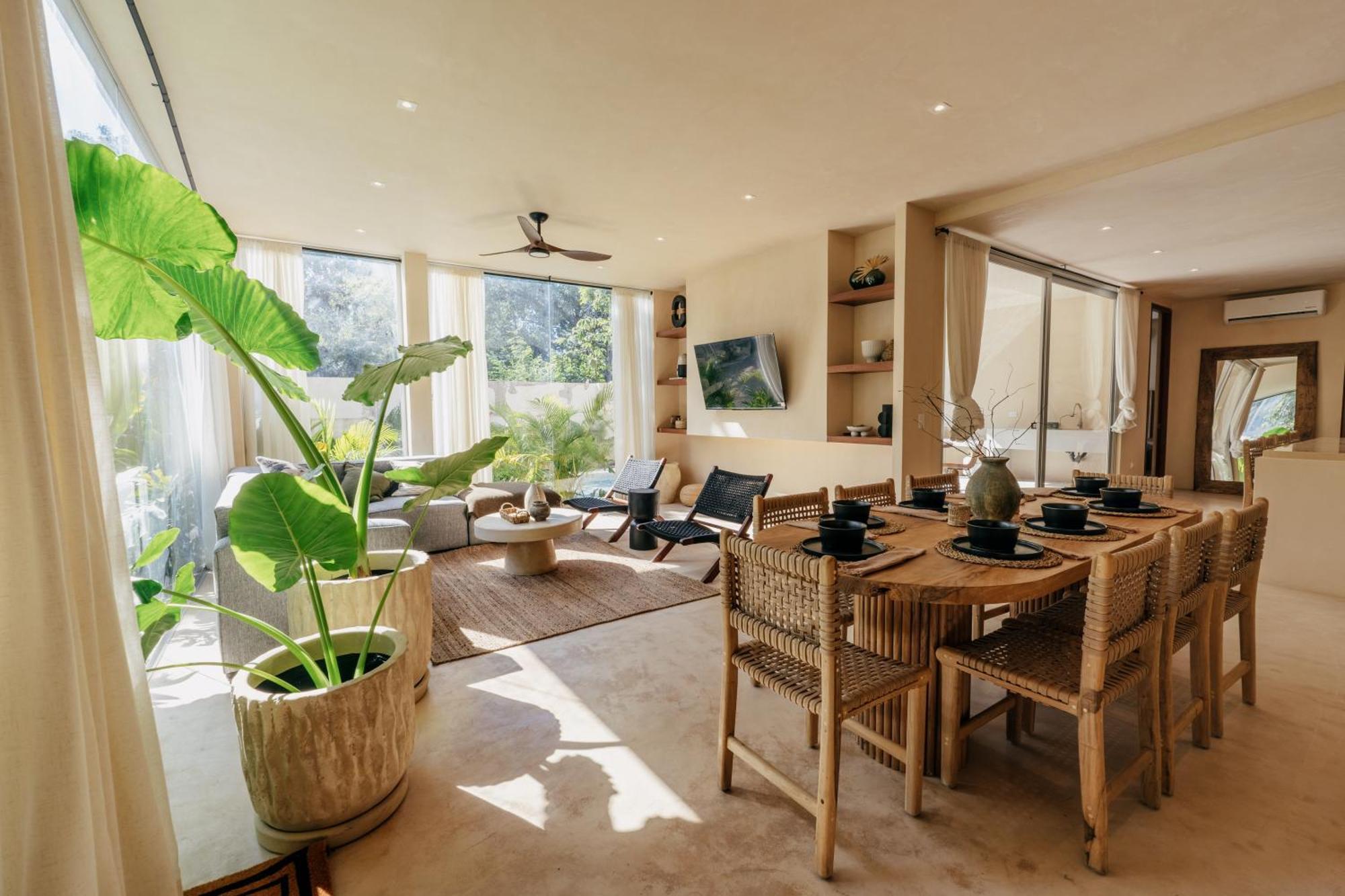 Oasis Private Pool Rooftop Holiday home