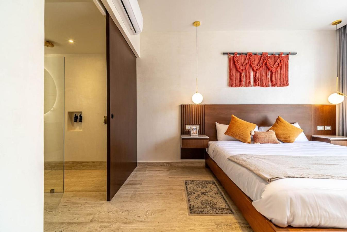 Holiday home 3br Penthouse With Private Plunge Pool *