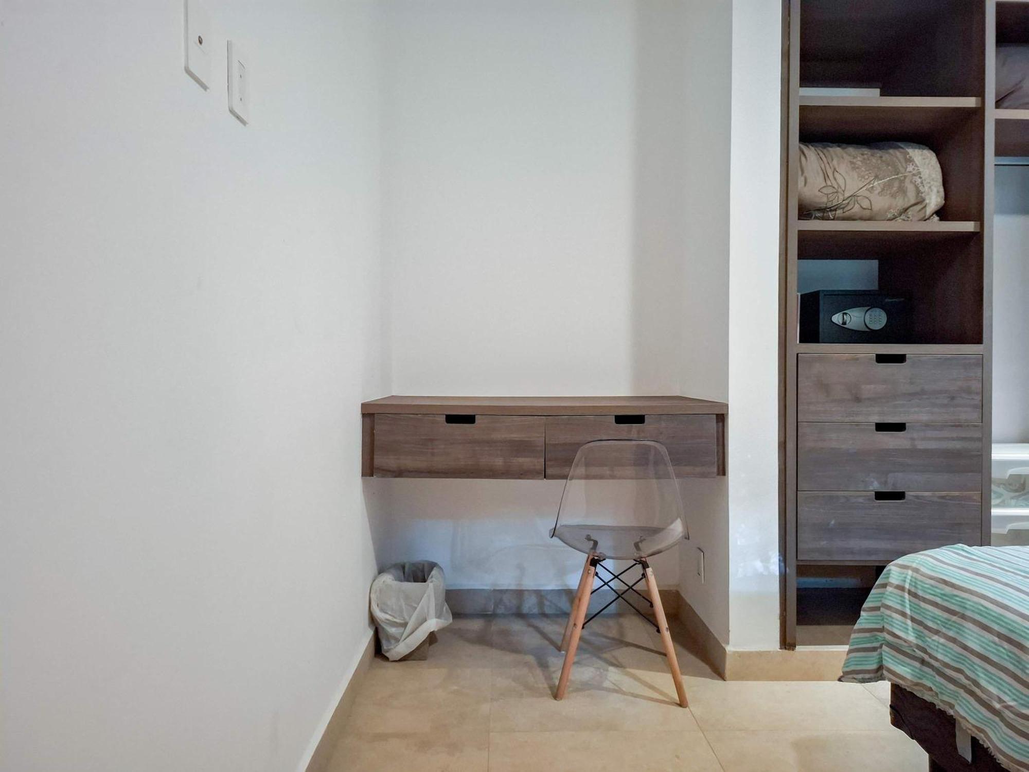 Modern With 2 Bdr Gym & Pool *