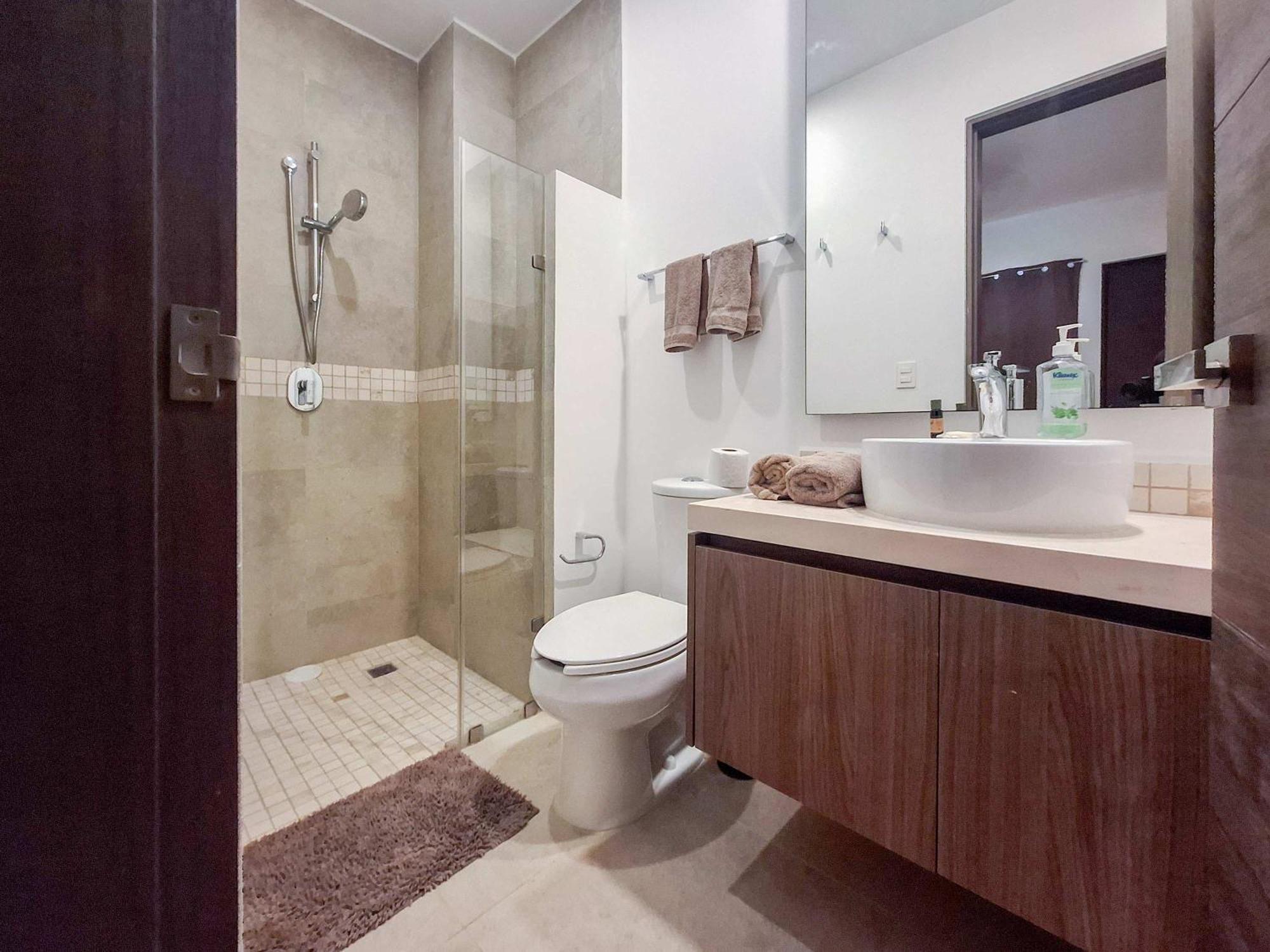 Modern With 2 Bdr Gym & Pool *