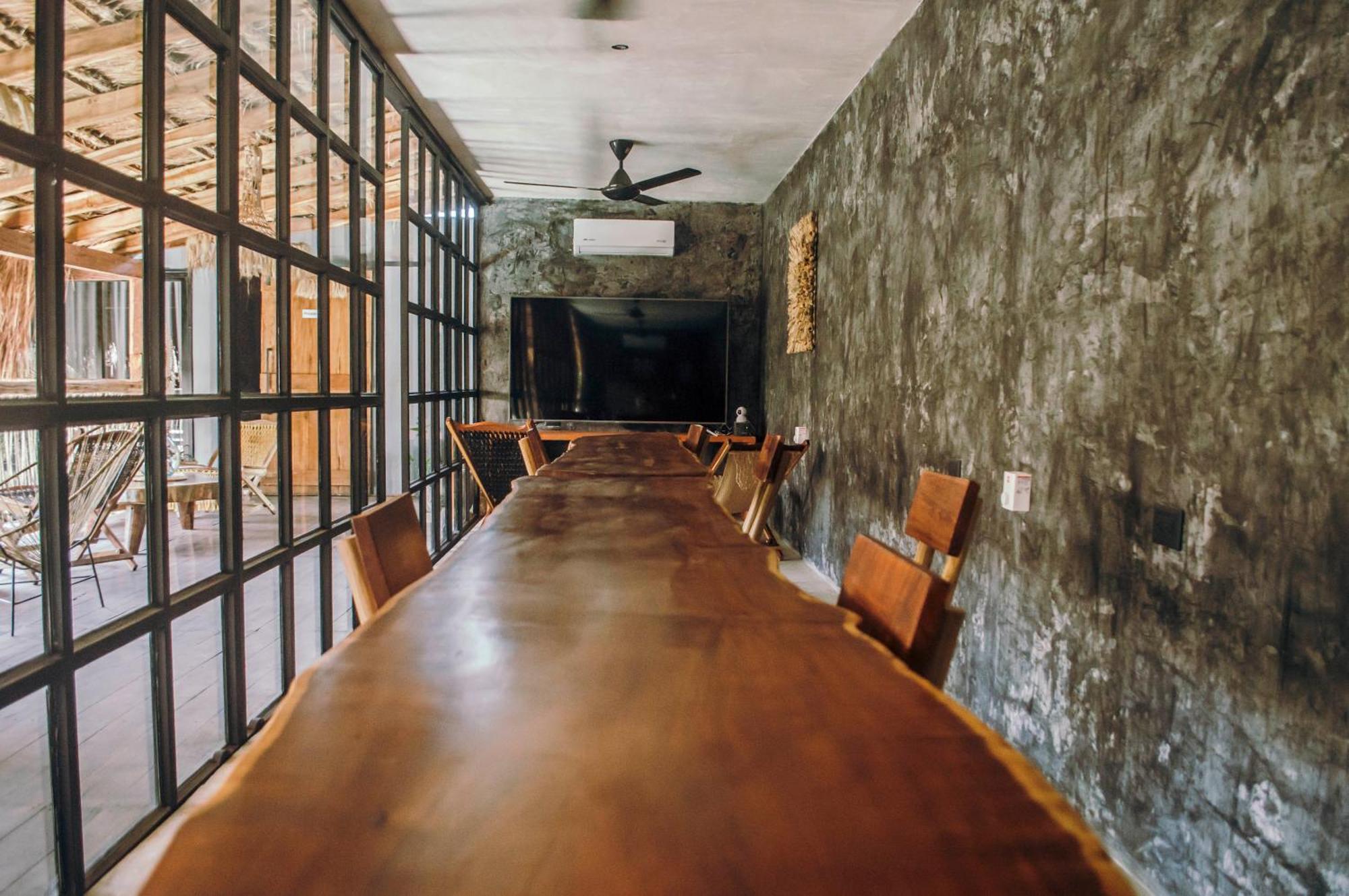 Hostel Meteora & Coffeehouse