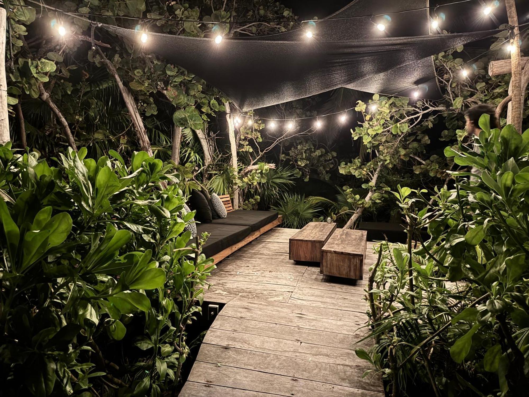 Casa Tolok In Beachfront Villa