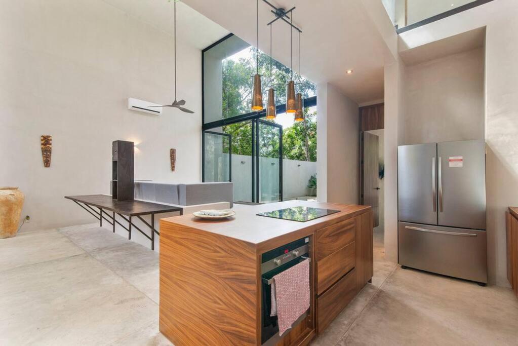 M11 Casa Leto - Luxury In Gated Community