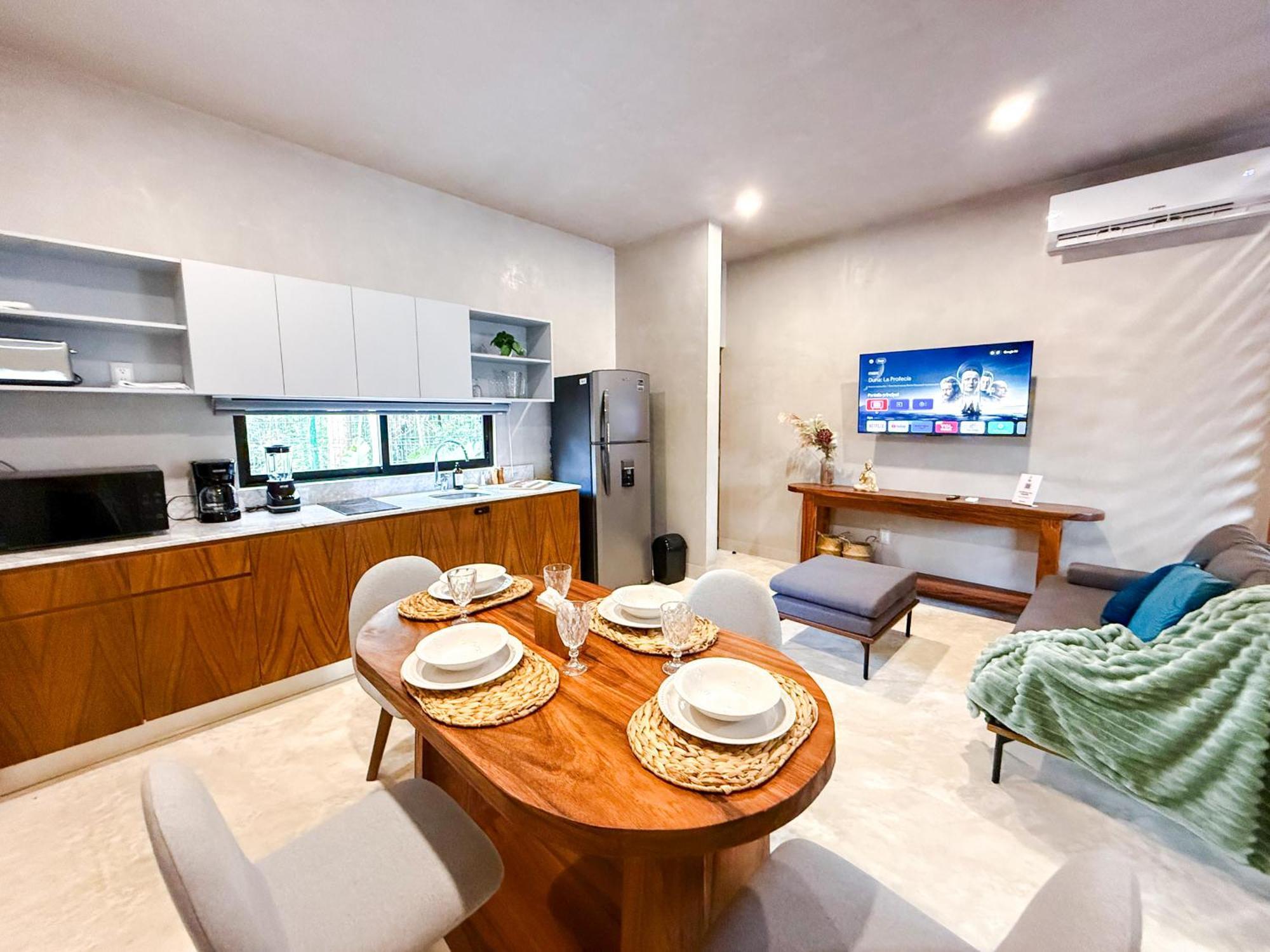 New Swim-up King Bed Wifi Apartment Tulum