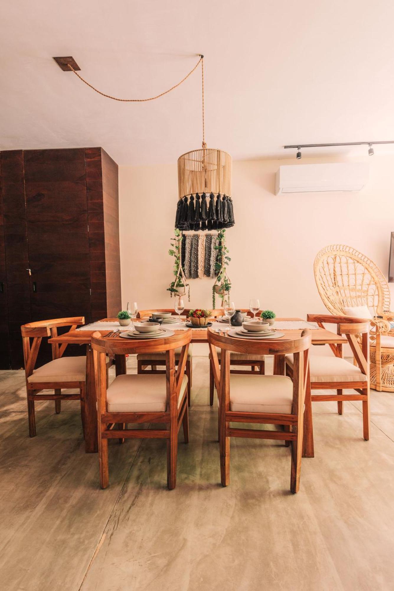 Spacious, Stylish, Comfortable, 2bd 2bth Condo,private Pool 24hr Concierge