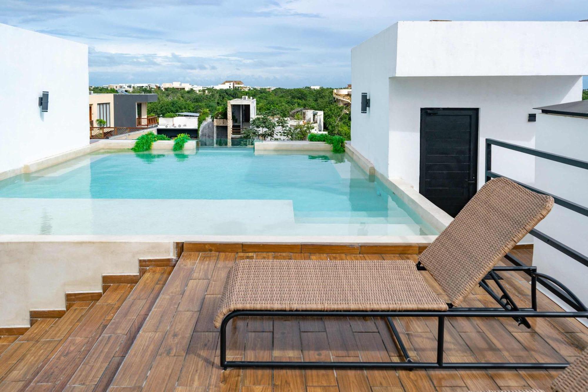 Pool & Rooftop In 2 Bedrooms Tulum