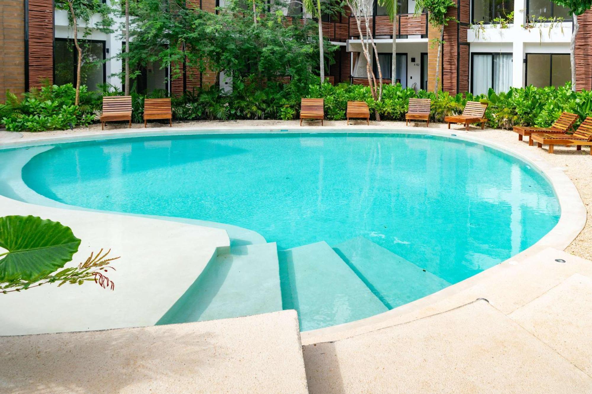 Pool & Rooftop In 2 Bedrooms Apartment