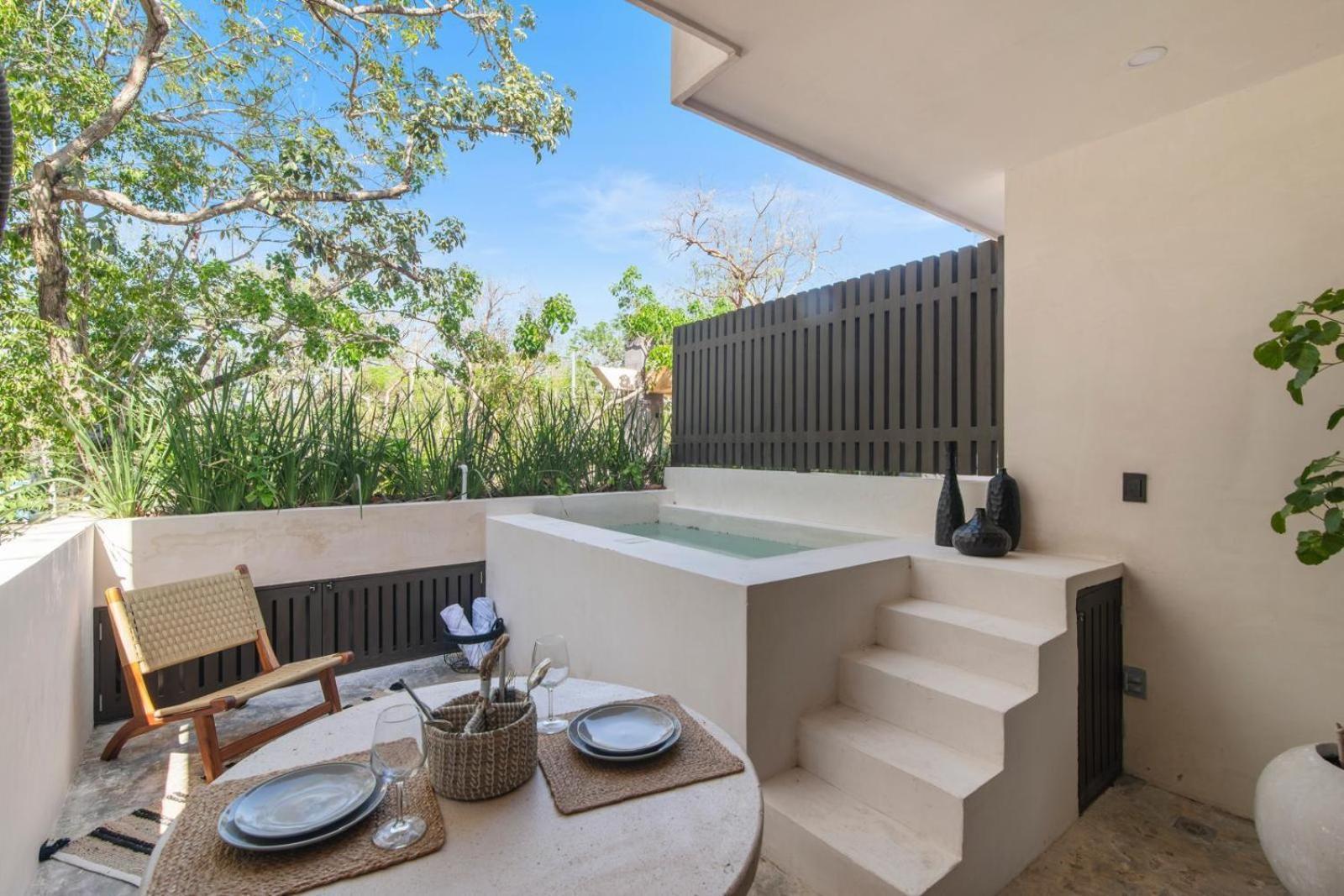 Talulah Living Aparthotel