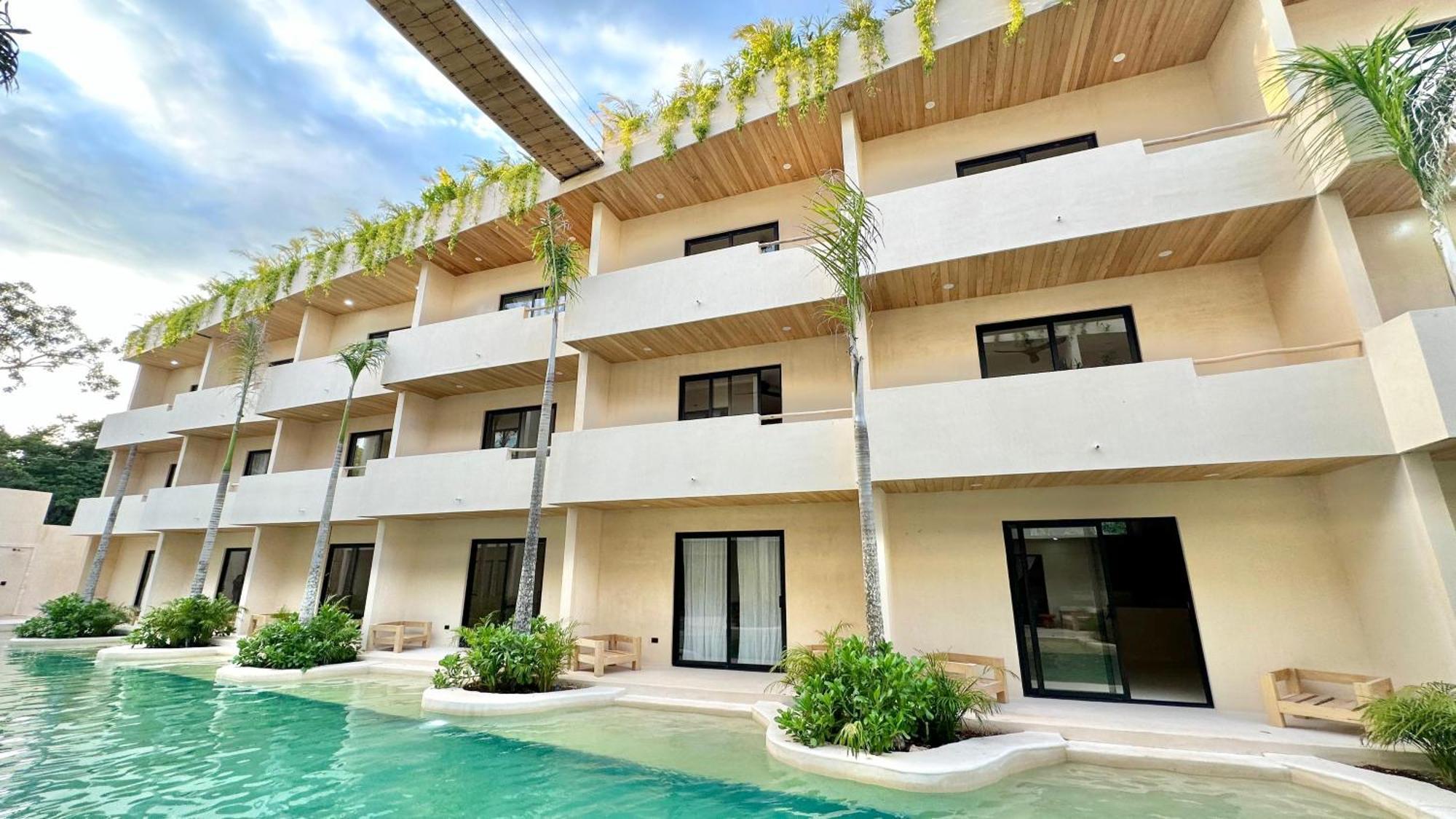 Cocay Welcome To The Jungle Apartahotel