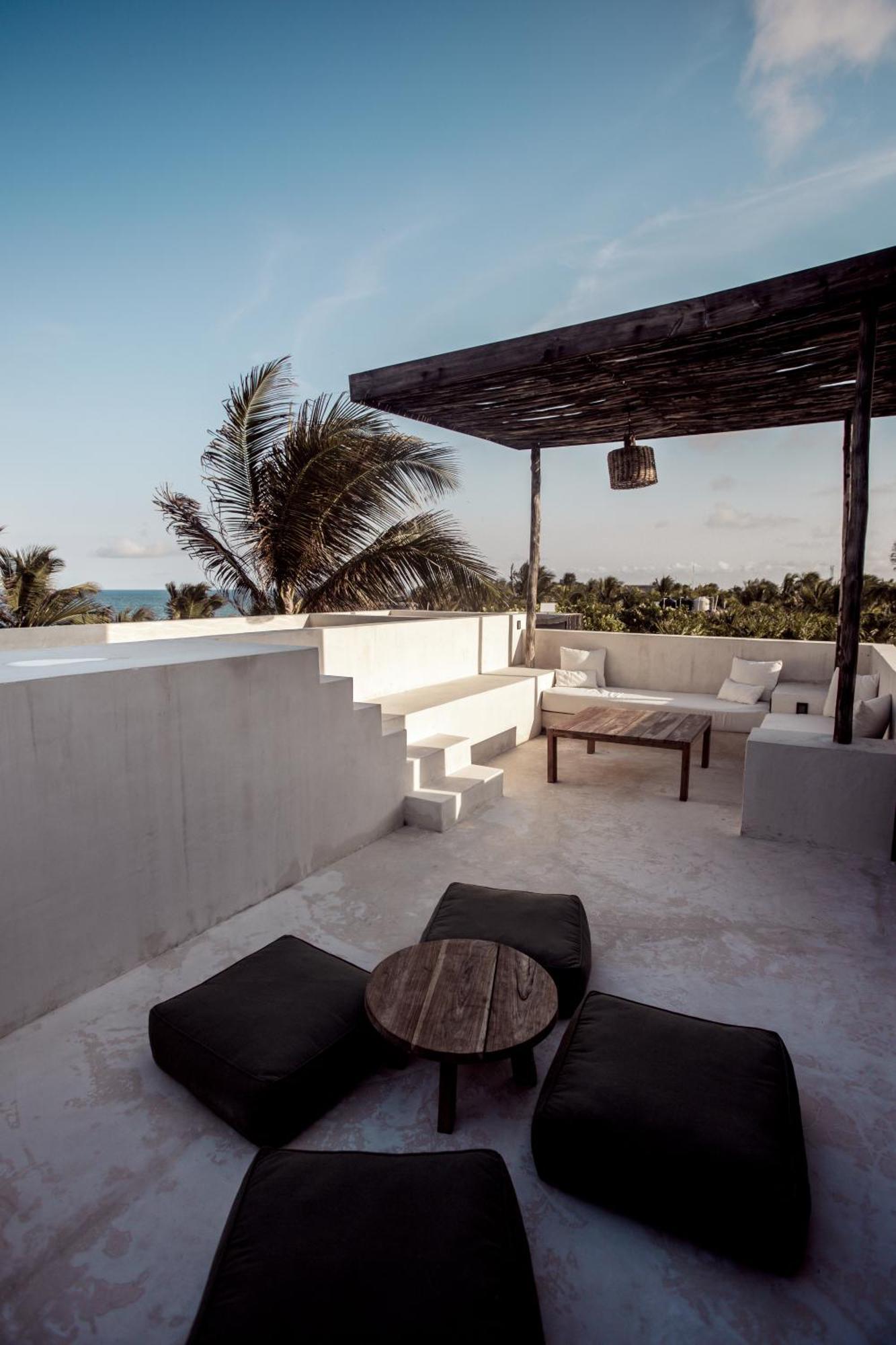 Hotel Umi *