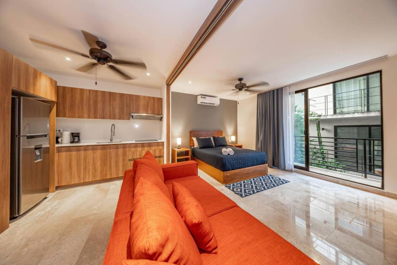 Lux With Rooftop Pool Gym Private Balcony